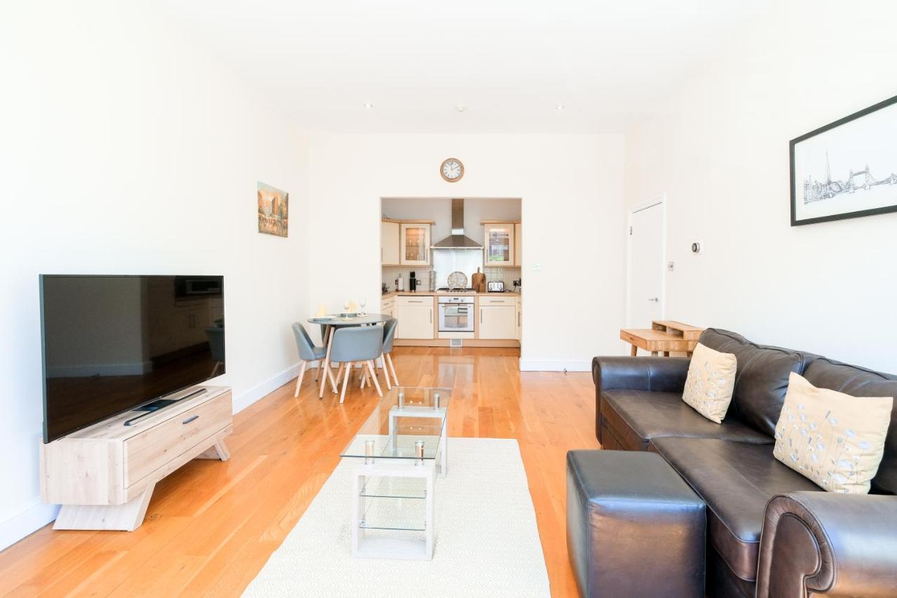 Apartmán Lovely 2 Bed Flat In Canal Side Gated Development Londýn Exteriér fotografie